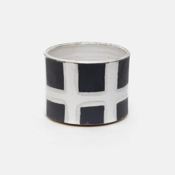 Black Windows Pot